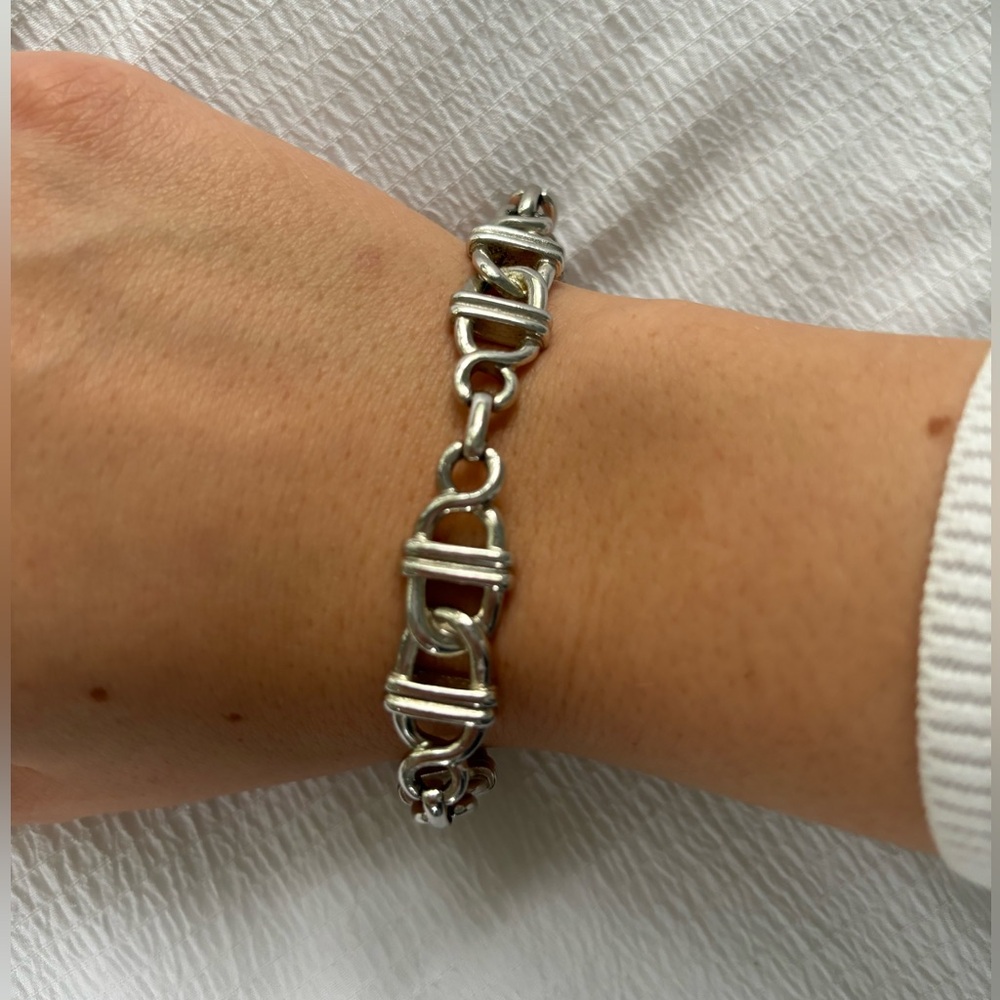 Unique silver vintage bracelet (THRIFTED/VINTAGE) original price/brand unknown
